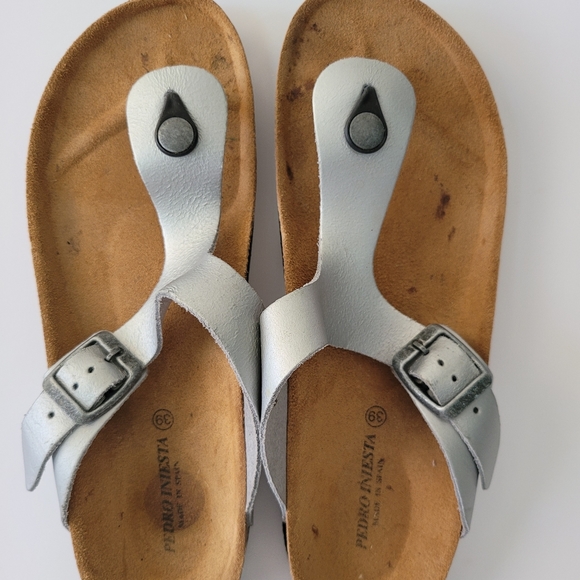 Pedro Iniesta size 39, 9 US - Picture 1 of 4